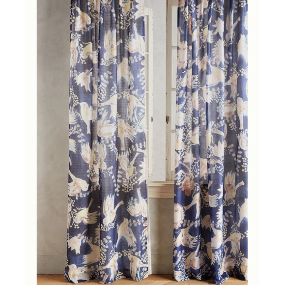 Anthropologie Odelina Navy Bird Set 50” x 84”